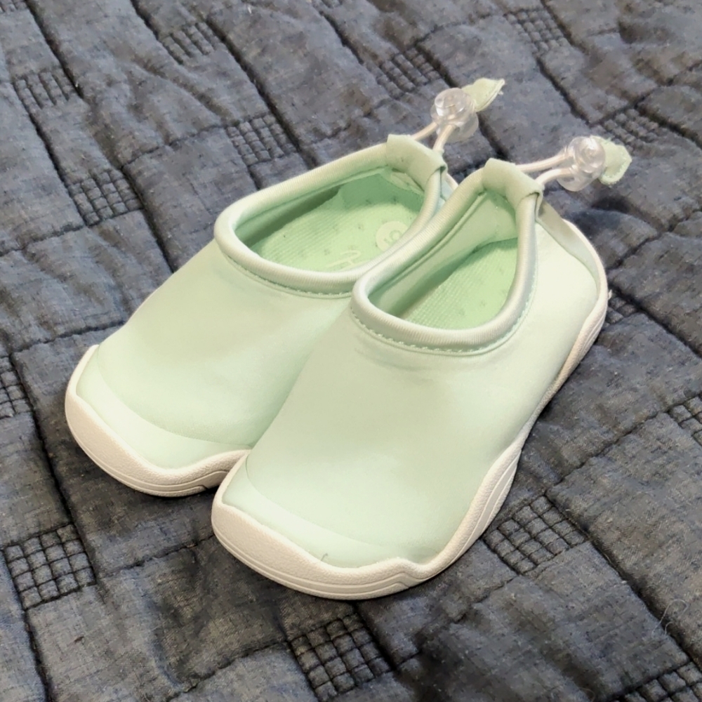 NWOT Honeysuckle Swim Summer Shoes - Light Mint Green